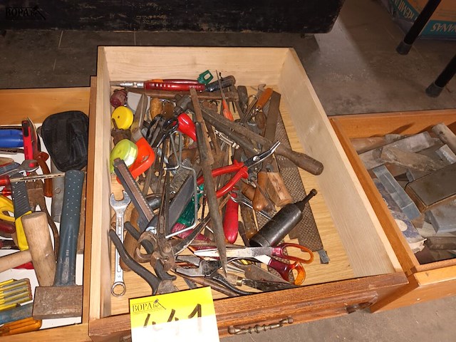 Lot 441 - gereedschap. 3 bakken - afbeelding 3 van  4