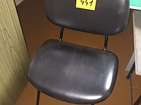 Lot 441 - stoel - afbeelding 1 van  3