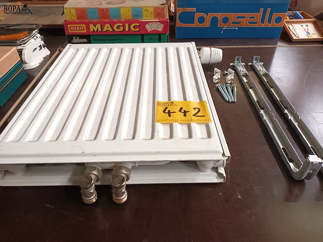 Lot 442 - radiator - afbeelding 2 van  3