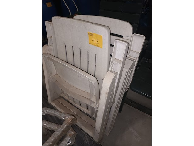 Lot 442 - verstelbare tuinstoelen. 2 stuks - afbeelding 1 van  3