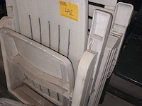 Lot 442 - verstelbare tuinstoelen. 2 stuks - afbeelding 1 van  3