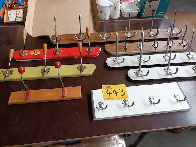 Lot 443 - retro kapstokken. 8 stuks - afbeelding 1 van  4