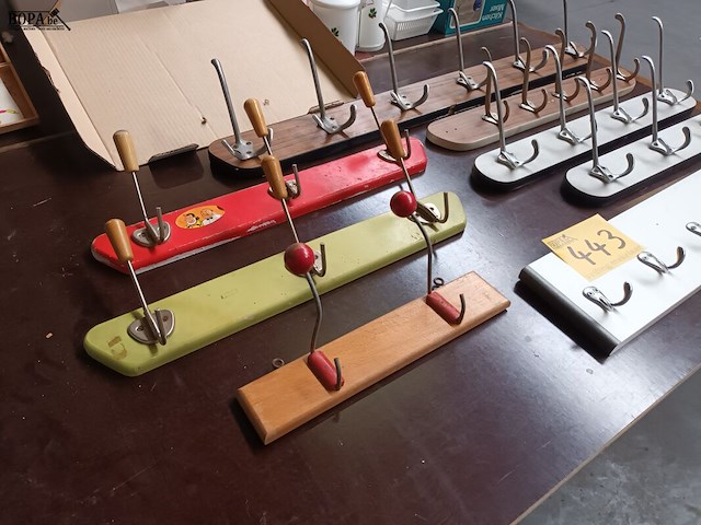 Lot 443 - retro kapstokken. 8 stuks - afbeelding 2 van  4