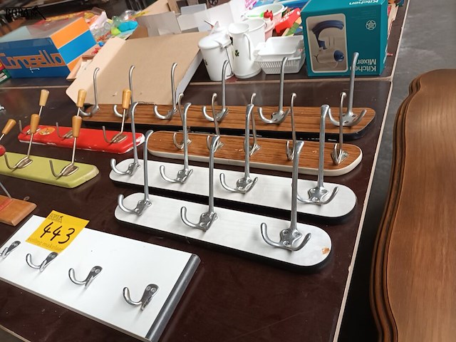 Lot 443 - retro kapstokken. 8 stuks - afbeelding 3 van  4