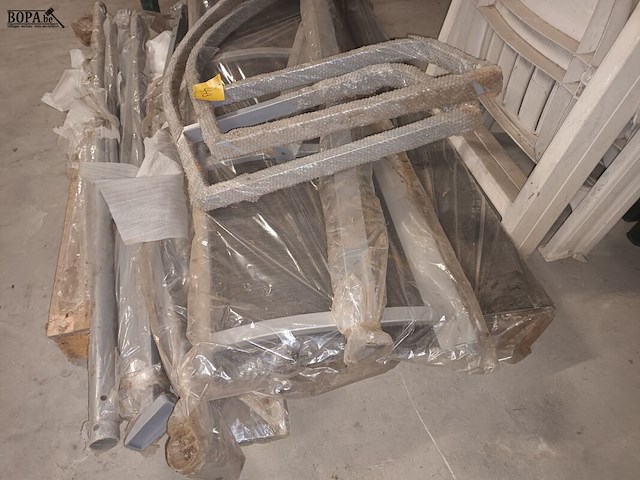 Lot 443 - schommelbank - afbeelding 2 van  3