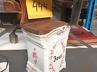 Lot 444 - antieke pot voor zout bavaria