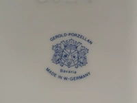 Lot 444 - antieke pot voor zout bavaria - afbeelding 3 van  5
