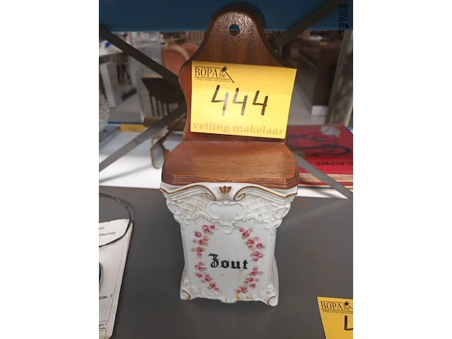Lot 444 - antieke pot voor zout bavaria - afbeelding 5 van  5