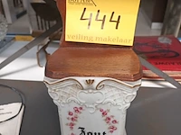 Lot 444 - antieke pot voor zout bavaria - afbeelding 5 van  5