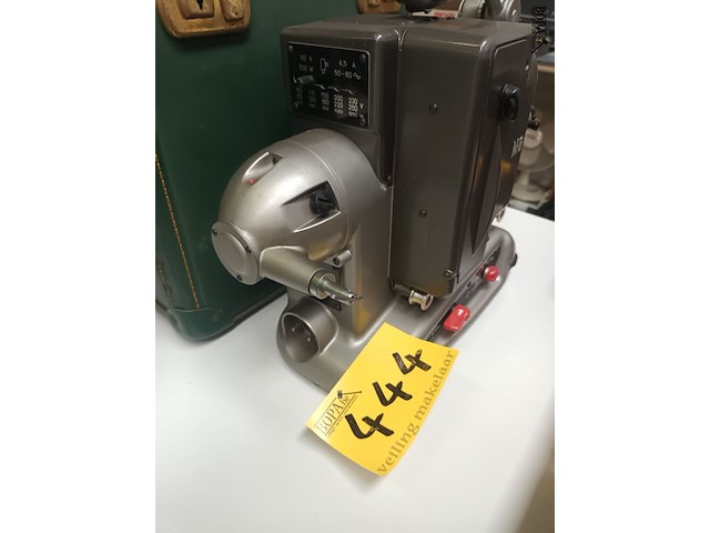 Lot 444 - filmprojector bolex - afbeelding 3 van  4