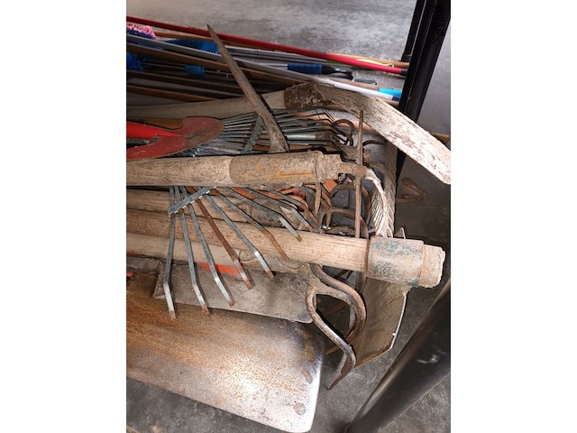 Lot 444 - tuingereedschap. 18 stuks - afbeelding 3 van  3