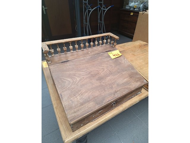 Lot 446 - antieke lessenaar. 2 stuks - afbeelding 1 van  2