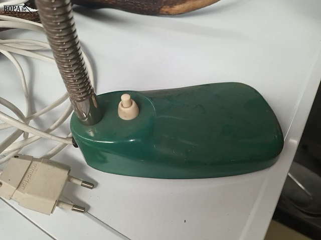 Lot 446 - vintage bureaulamp - afbeelding 2 van  3