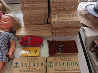 Lot 447 - clark’s anchor stranded cotton. 70 stuks - afbeelding 1 van  4