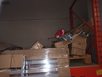 Lot 447 - diversen. inhoud rek - afbeelding 5 van  5