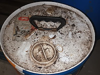 Lot 447 - unil olievat - afbeelding 2 van  3