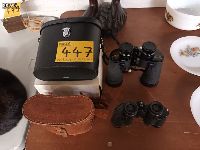 Lot 447 - verrekijkers. 2 stuks - afbeelding 1 van  4