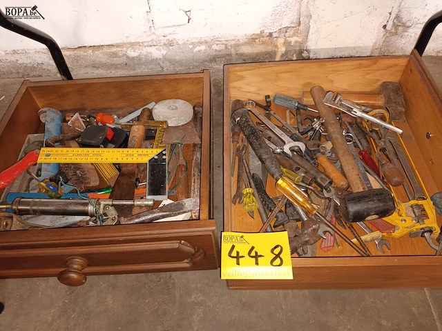Lot 448 - gereedschap. 2 bakken - afbeelding 1 van  3