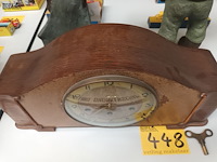 Lot 448 - houten tafelklok - afbeelding 3 van  3