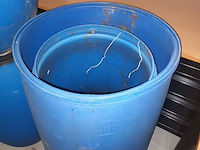 Lot 449 - blauwe pvc tonnen. 5 stuks - afbeelding 2 van  3