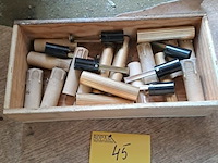 Lot 45 - antieken kaarsfittings voor kroonluchters - afbeelding 1 van  1