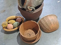 Lot 45 - bloempotten voor buiten 4 stuks en decoratieve fruitschaal i