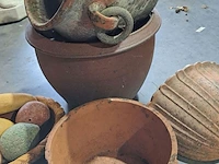 Lot 45 - bloempotten voor buiten 4 stuks en decoratieve fruitschaal i - afbeelding 3 van  4