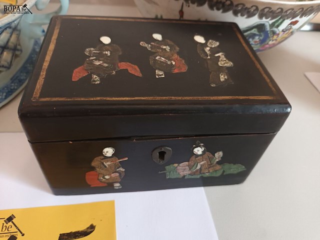Lot 45 - chinese theedoos - afbeelding 1 van  4