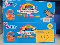 Lot 45 - colorfull rainbow bands nieuw 10 dozen - afbeelding 1 van  2