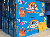 Lot 45 - colorfull rainbow bands nieuw 10 dozen - afbeelding 2 van  2