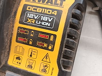 Lot 45 - dewalt accu’s en lader - afbeelding 2 van  5