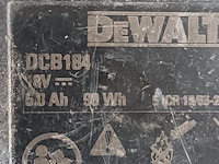 Lot 45 - dewalt accu’s en lader - afbeelding 5 van  5