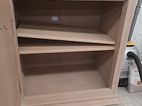 Lot 45 - houten lage kast - afbeelding 3 van  4