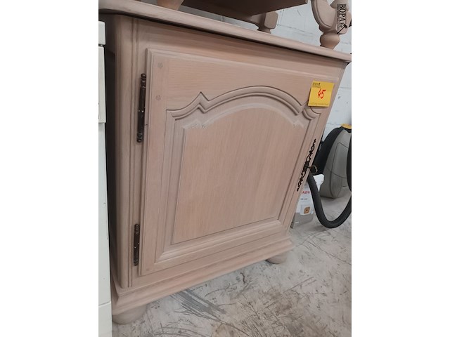 Lot 45 - houten lage kast - afbeelding 4 van  4