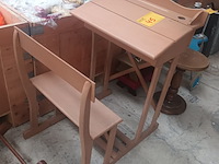 Lot 45 - houten schoolbankje - afbeelding 2 van  3
