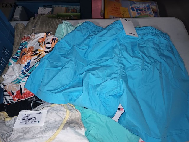 Lot 45 - kledij - afbeelding 3 van  5