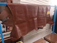 Lot 45 - lederen koeienhuid - afbeelding 1 van  3