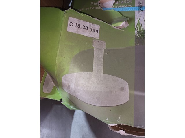 Lot 45 - parasolvoet - afbeelding 2 van  3