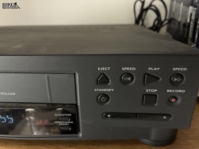 Lot 45 - philips dvd speler en cassettespeler - afbeelding 2 van  11