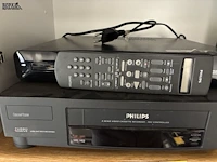 Lot 45 - philips dvd speler en cassettespeler - afbeelding 3 van  11