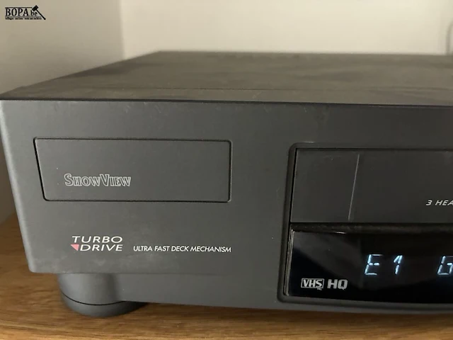Lot 45 - philips dvd speler en cassettespeler - afbeelding 10 van  11
