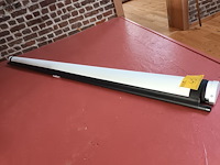 Lot 45 - projectie scherm ivisions - afbeelding 2 van  3