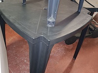 Lot 45 - pvc terrastafel met stoelen - afbeelding 2 van  4