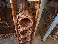 Lot 45 - rotan wijnrek - afbeelding 1 van  2