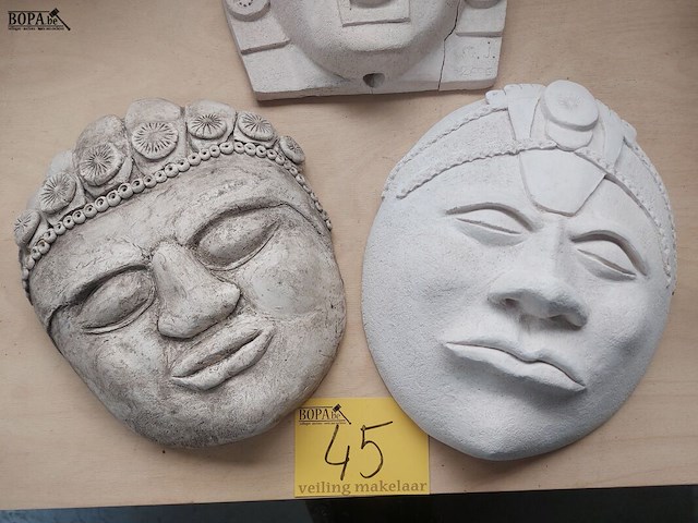 Lot 45 - stenen wandmaskers, 3 stuks - afbeelding 2 van  4