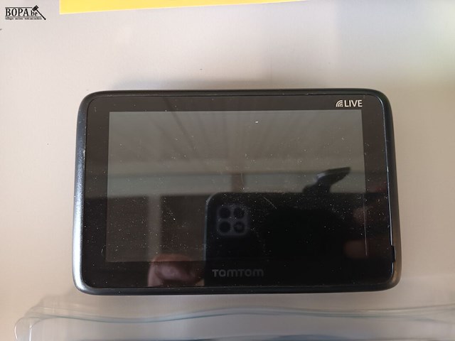 Lot 45 - tom tom - afbeelding 2 van  3