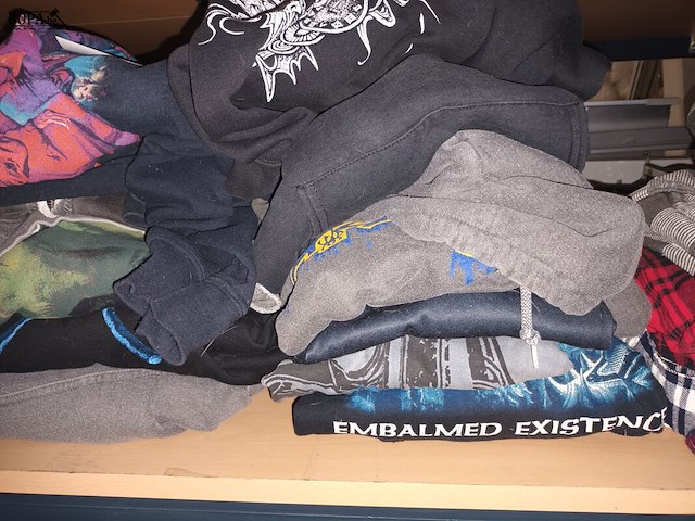 Lot 45 - truien en hoodies. 11 stuks - afbeelding 2 van  3