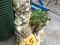 Lot 45 - tuinbeeld in beton - afbeelding 2 van  3