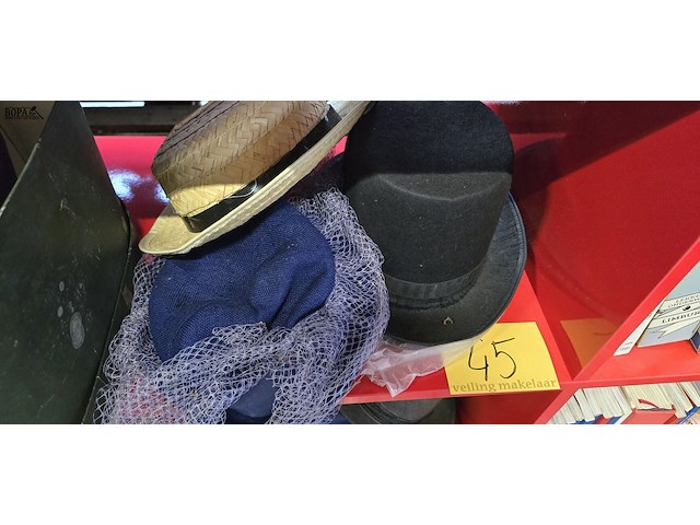 Lot 45 - vintage dames-en heren hoeden 4 stuks - afbeelding 3 van  3