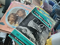Lot 45 - vintage tijdschriften, pocketromans en strips - afbeelding 3 van  5